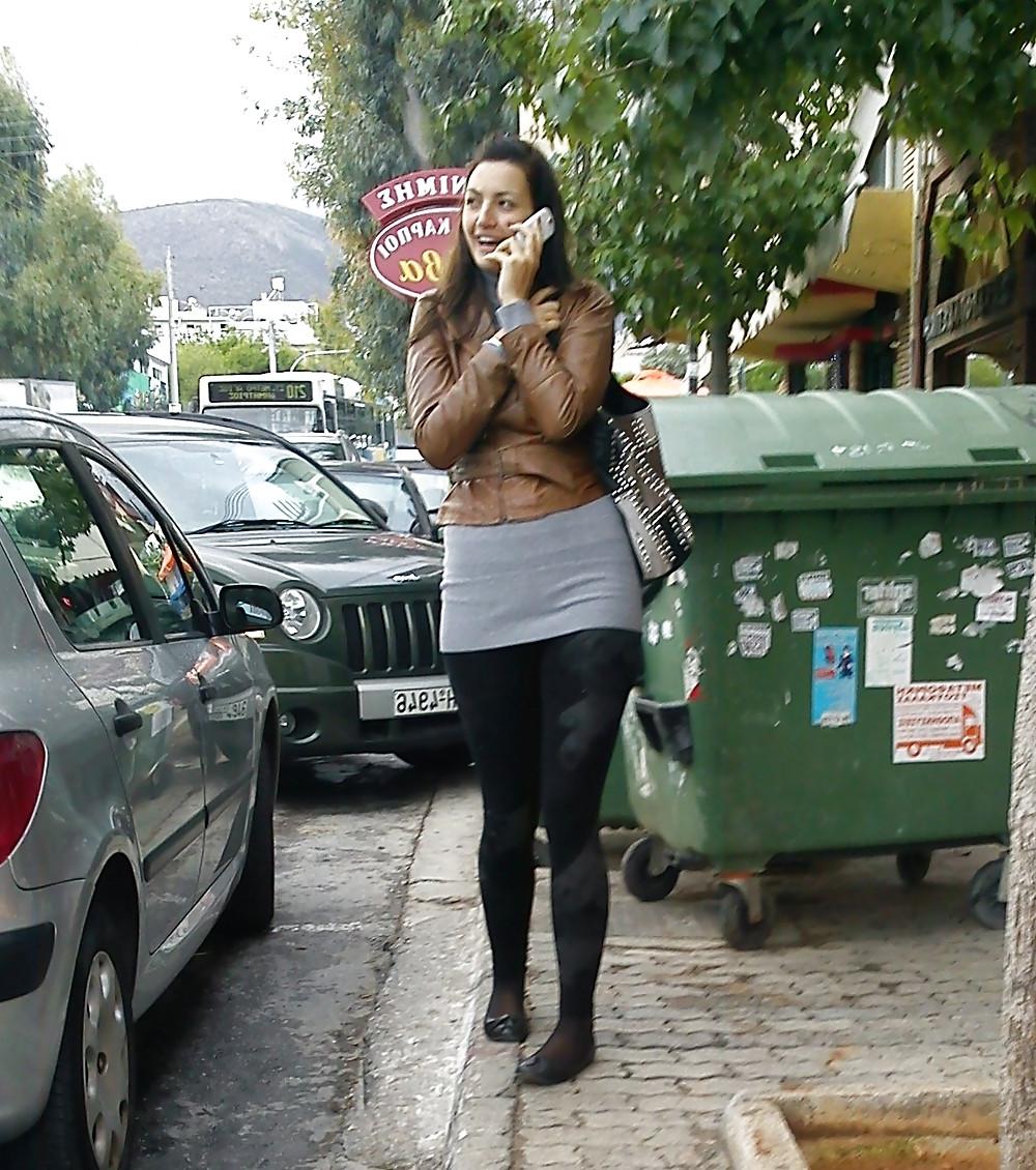 25P Upskirt and pantyhose 4