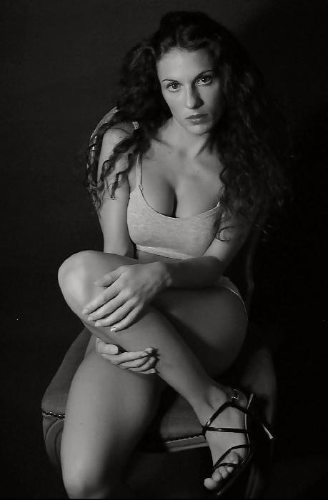 21P French Brunette : Jaaz
