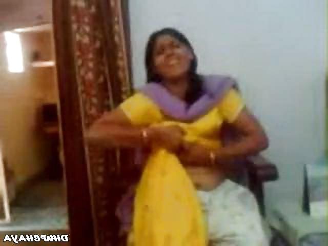 22P Pakistani women exposed her boobs to me