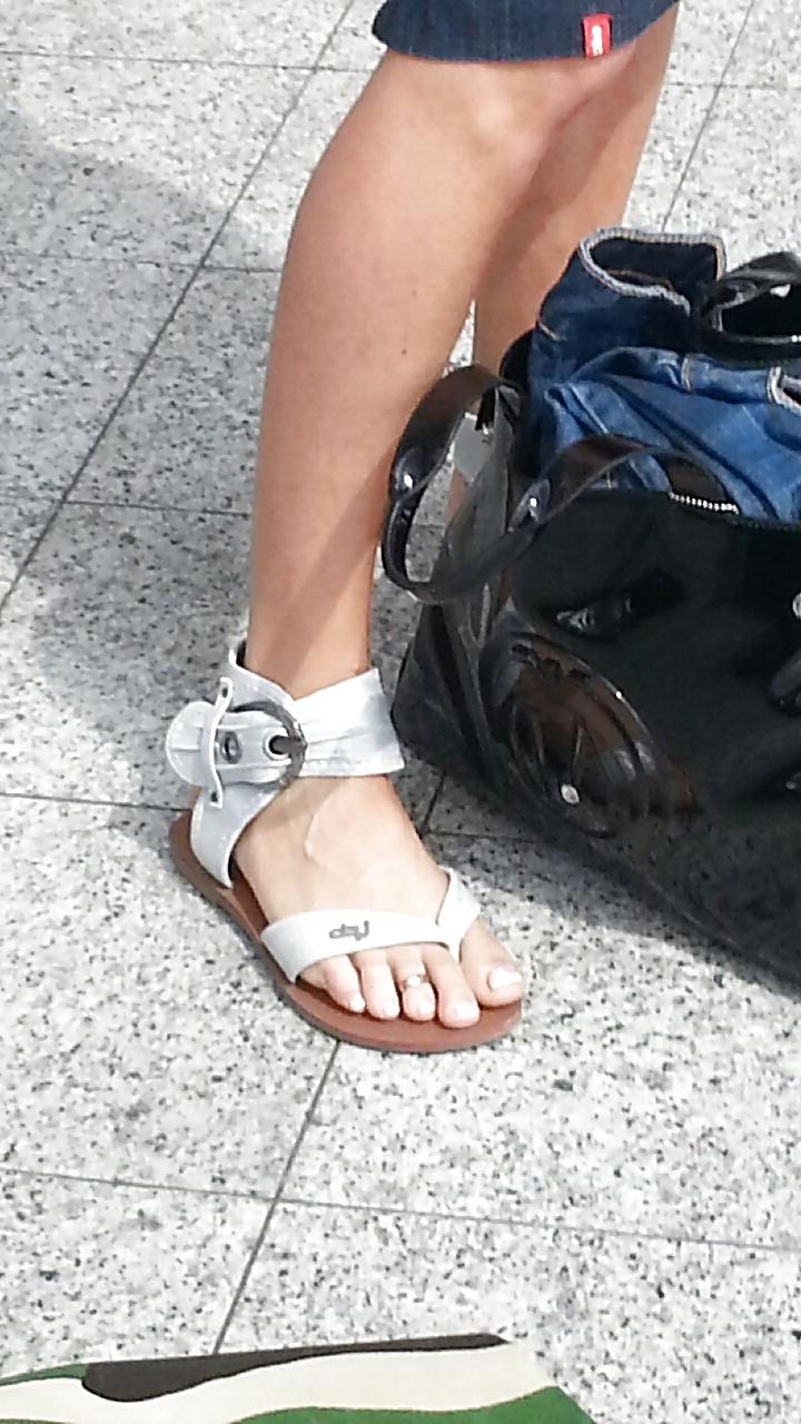 8P French lover girl feet on train