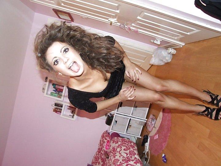 25P TEEN SLUT GEORGINA .DIRTY COMMENTS!!!