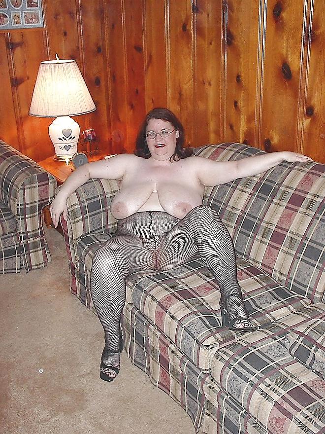25P Amazing mature beauty