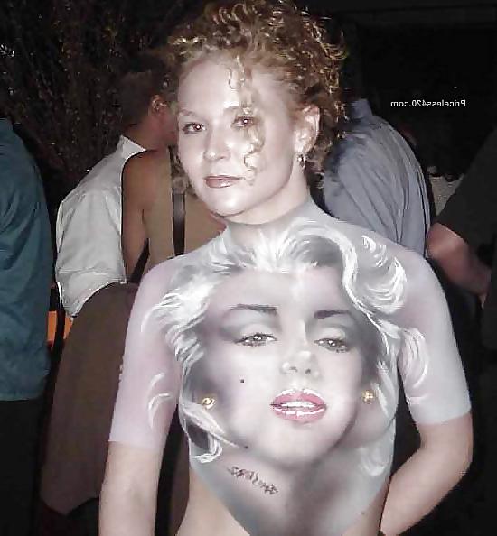 24P BODY PAINT GIRLS