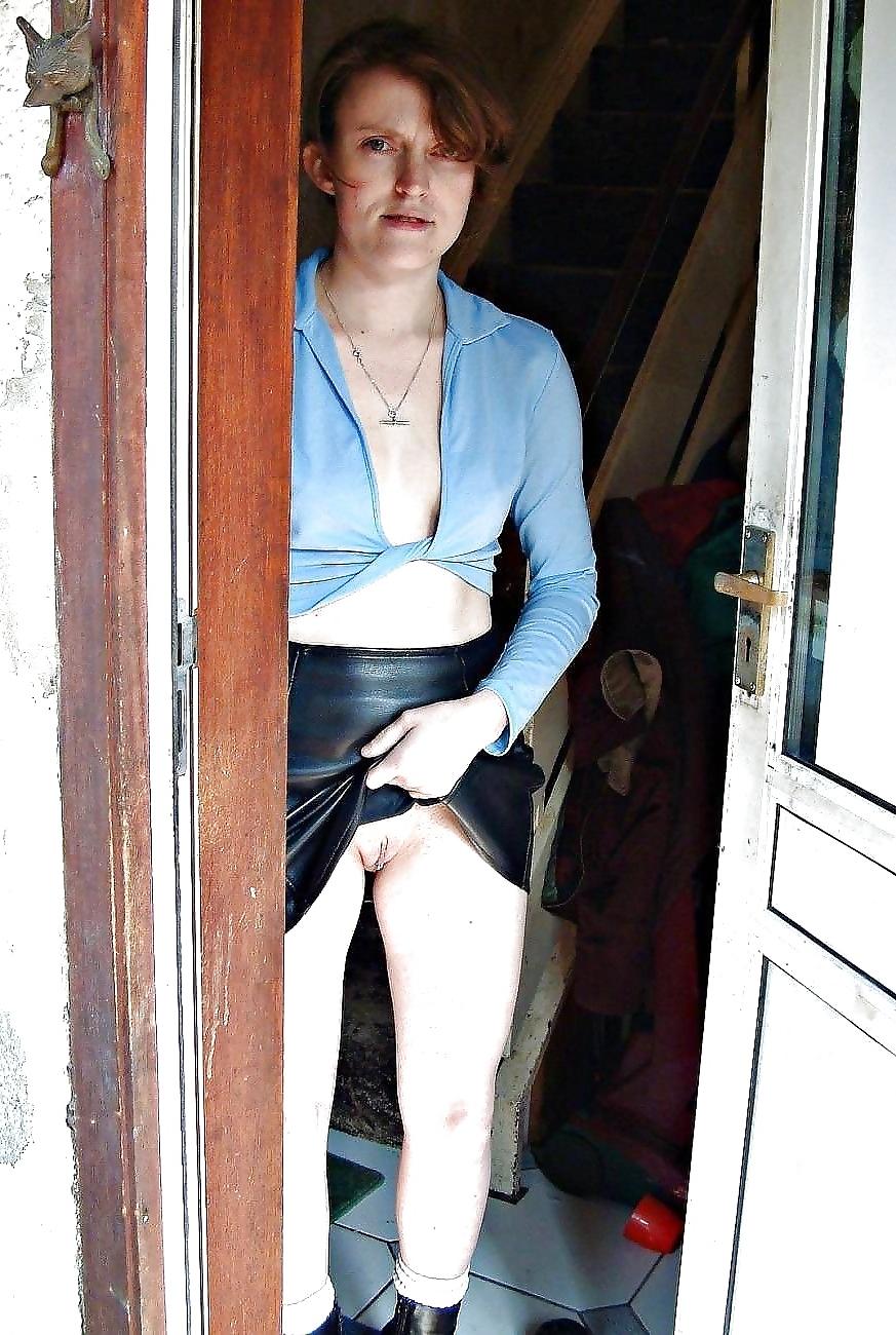 25P Please Lift Your Skirt Or Dress