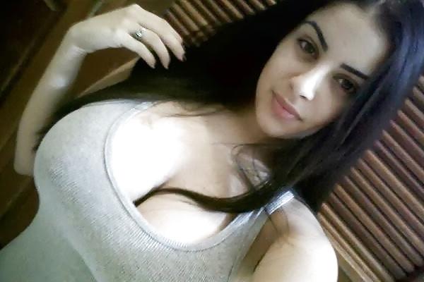 15P Busty Amatuer 27