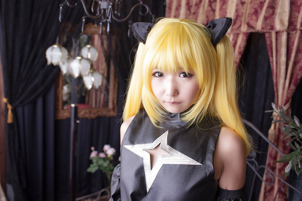 25P Golden Darkness Cosplay