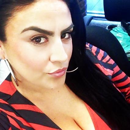 21P Thick latina