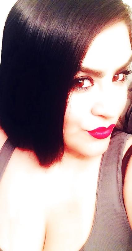 21P Thick latina