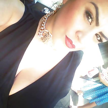 21P Thick latina