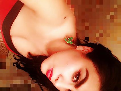 21P Thick latina