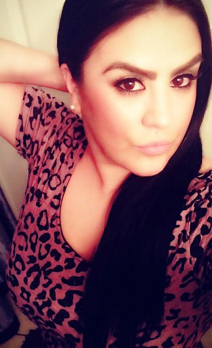 21P Thick latina