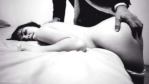 16P Sensual Pics