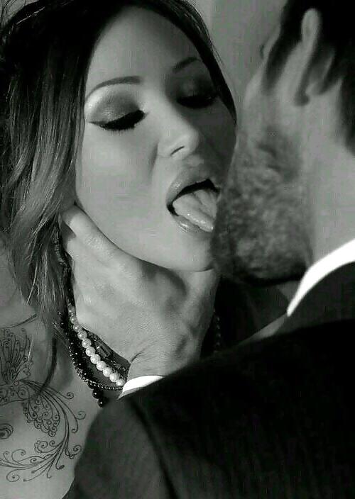 16P Sensual Pics