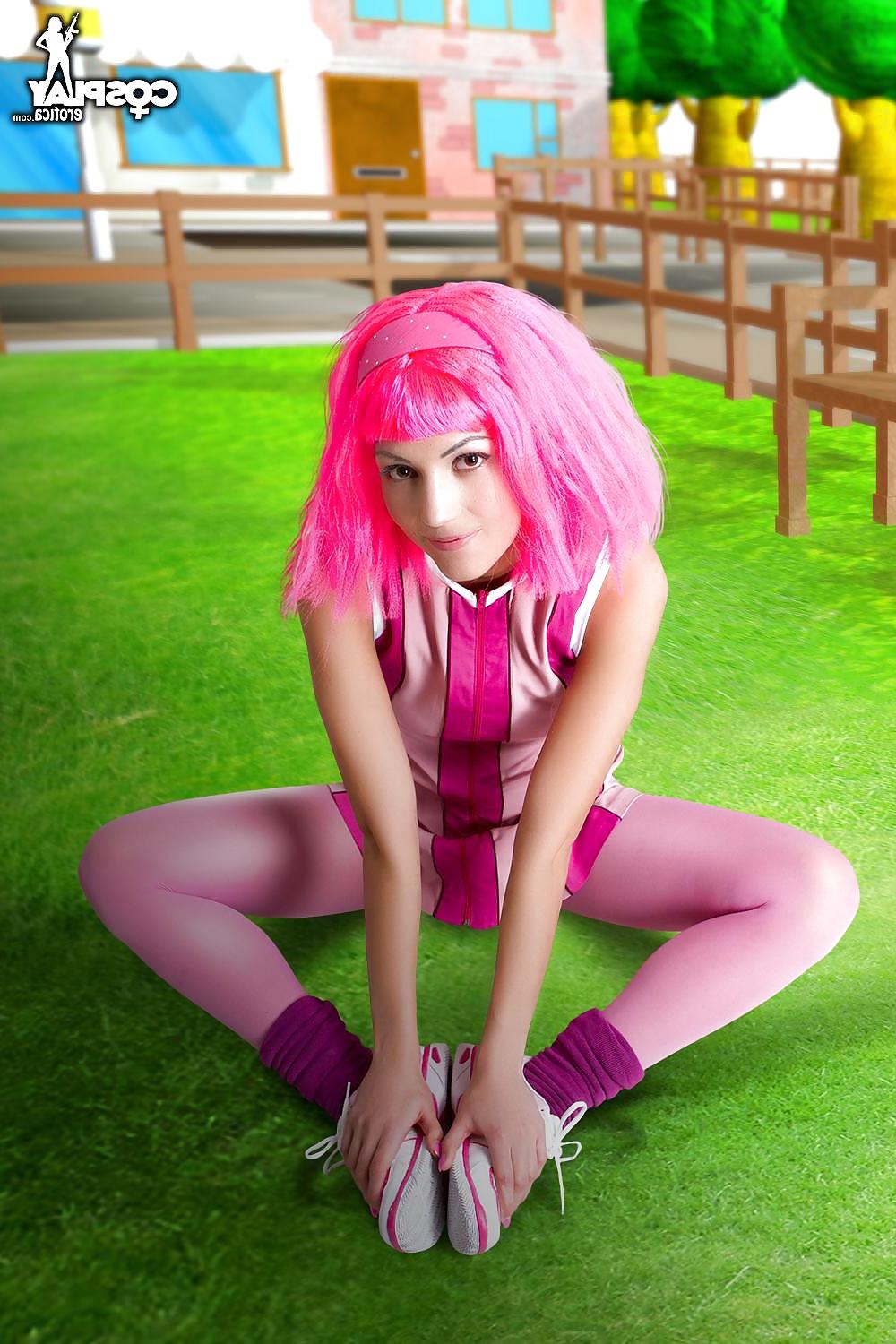 25P Cosplay - Stephanie