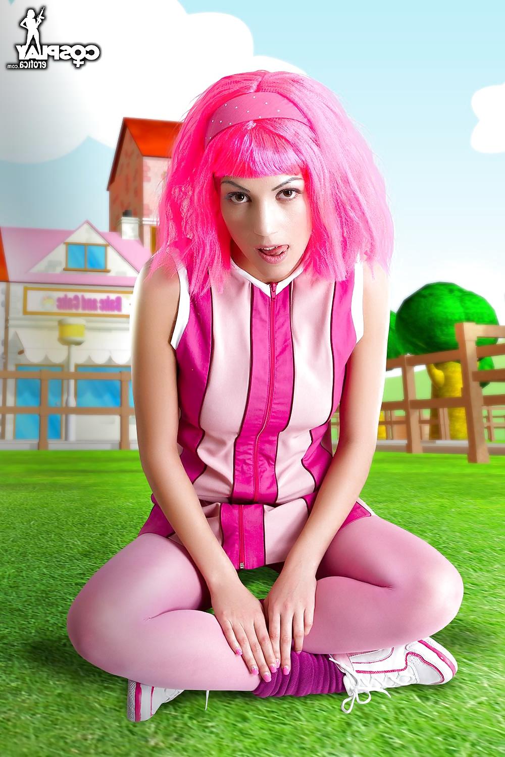 25P Cosplay - Stephanie