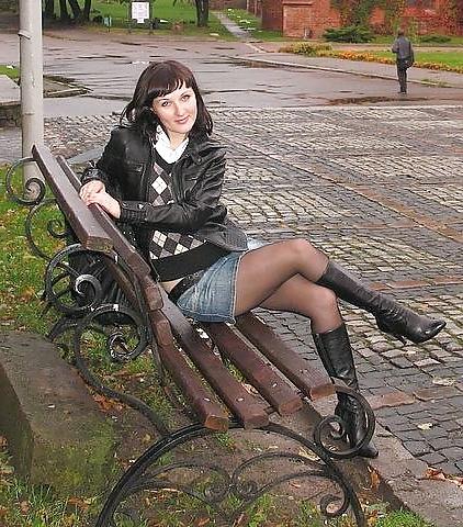 25P Sexy girls' legs in pantyhose