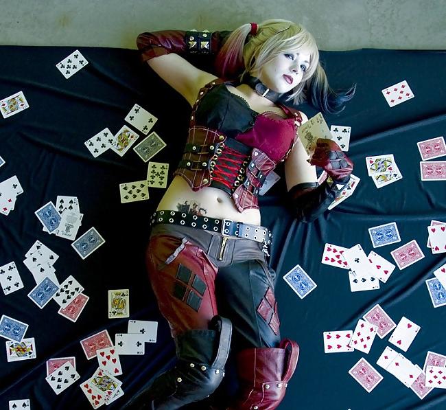 12P Sexy Harley Quinn Cosplay
