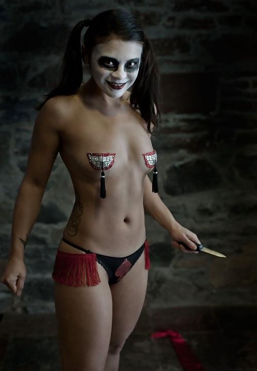 12P Sexy Harley Quinn Cosplay