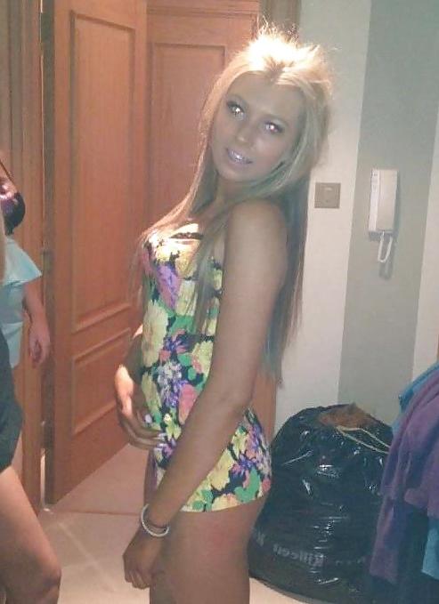 16P Irish chav has legs that just keep going