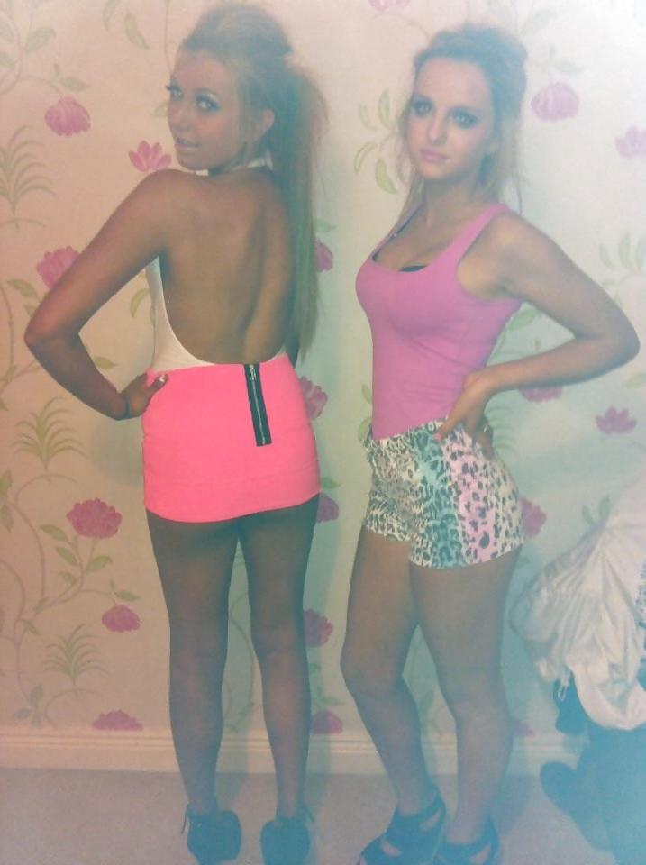 16P Irish chav has legs that just keep going
