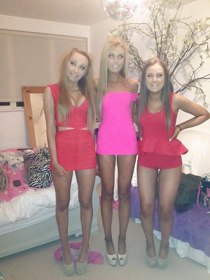 16P Irish chav has legs that just keep going