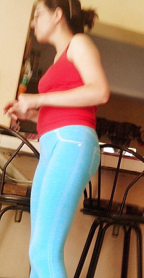 19P My sist in law in blue tights