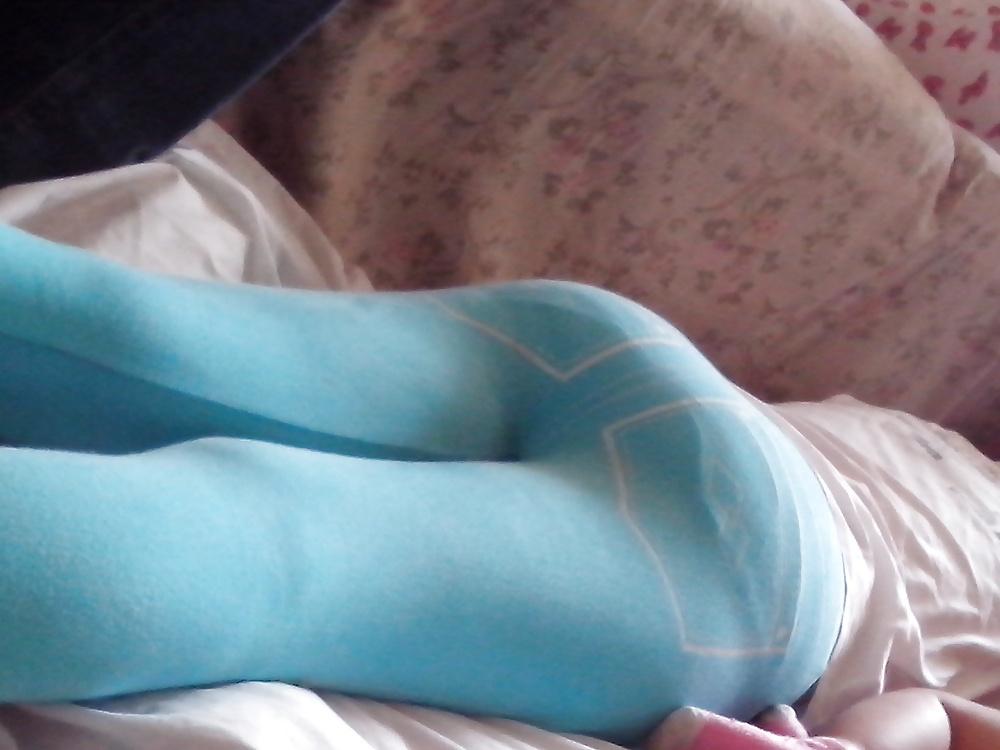 19P My sist in law in blue tights