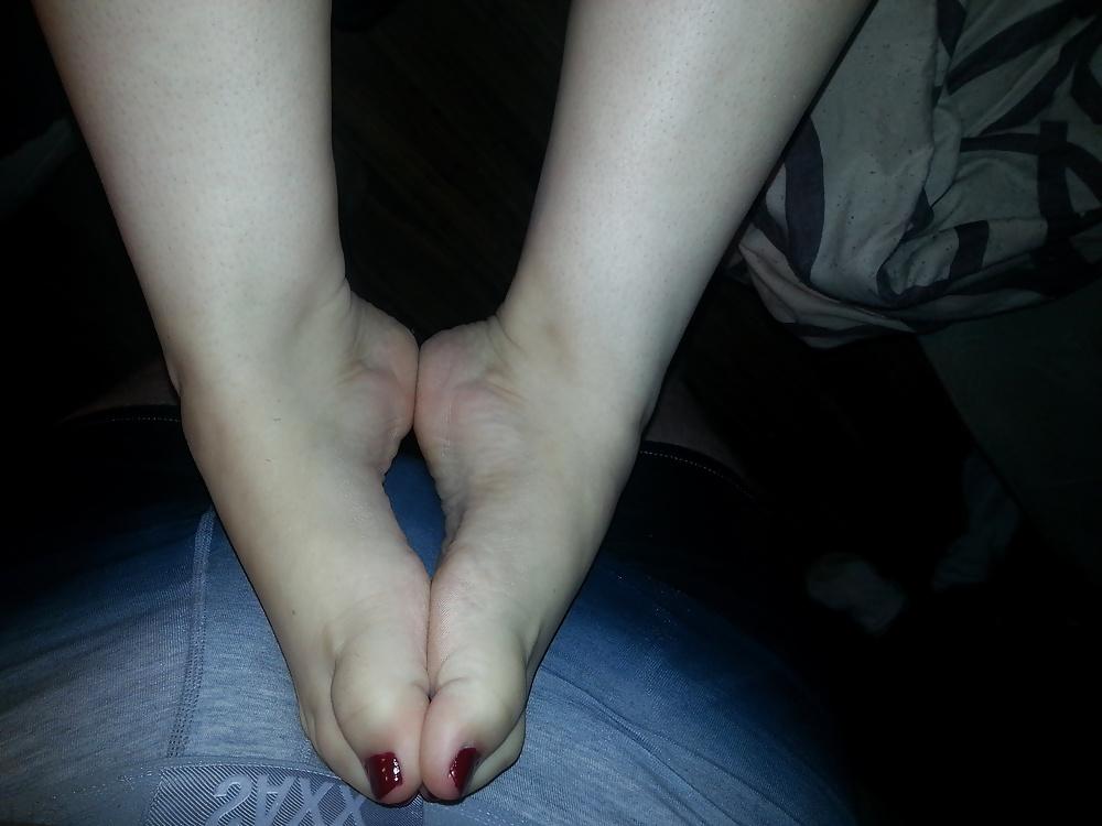 16P Lost Footjob Pictures