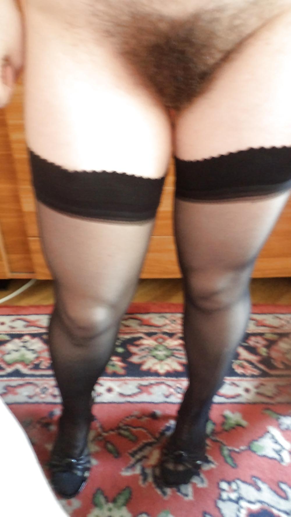 25P My gf giving me a footjob in pantyhose