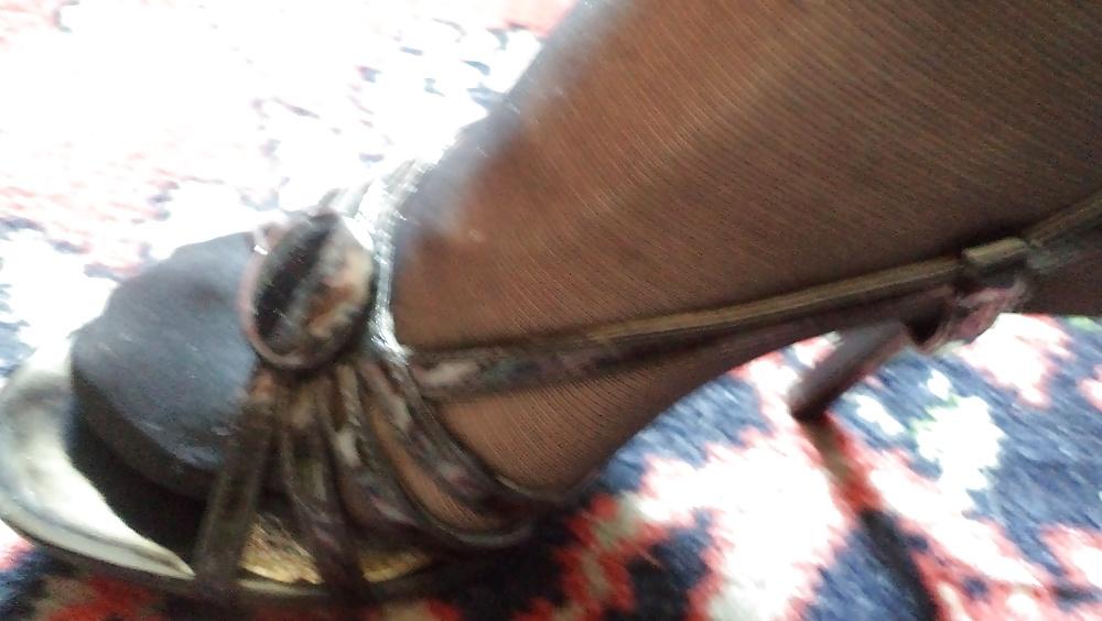 25P My gf giving me a footjob in pantyhose