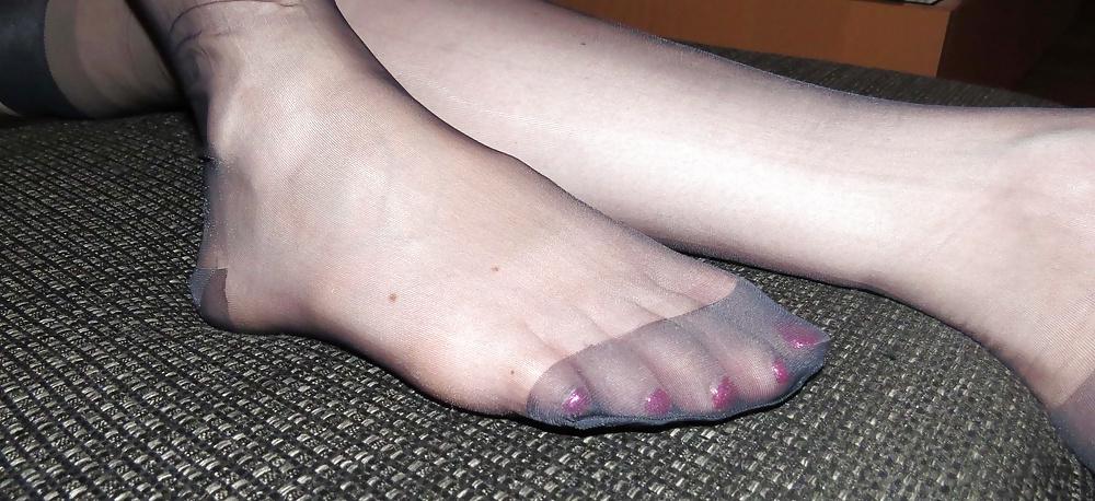 25P My Feet in blue RHT Nylons