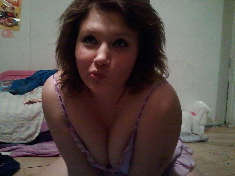 25P Slut Kirstie sucks dick
