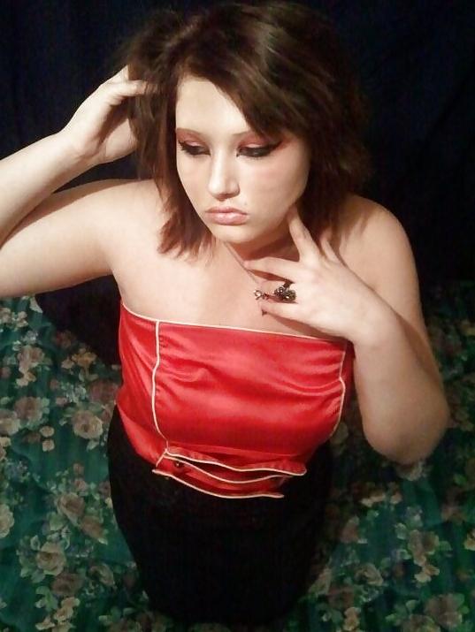 25P Slut Kirstie sucks dick
