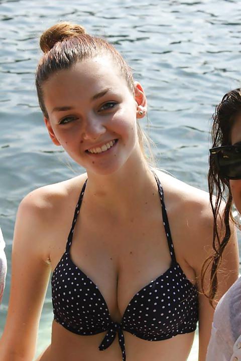 25P HOT YOUNG FACEBOOK SLUTS - COMMENT DIRTY PLS