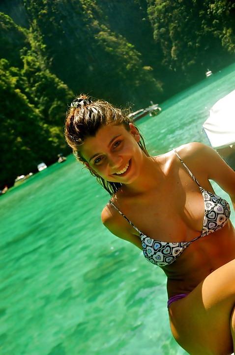 25P HOT YOUNG FACEBOOK SLUTS - COMMENT DIRTY PLS
