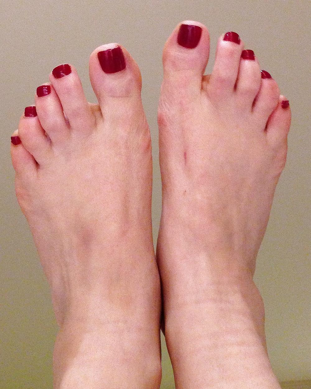 25P Footjob feet gallery
