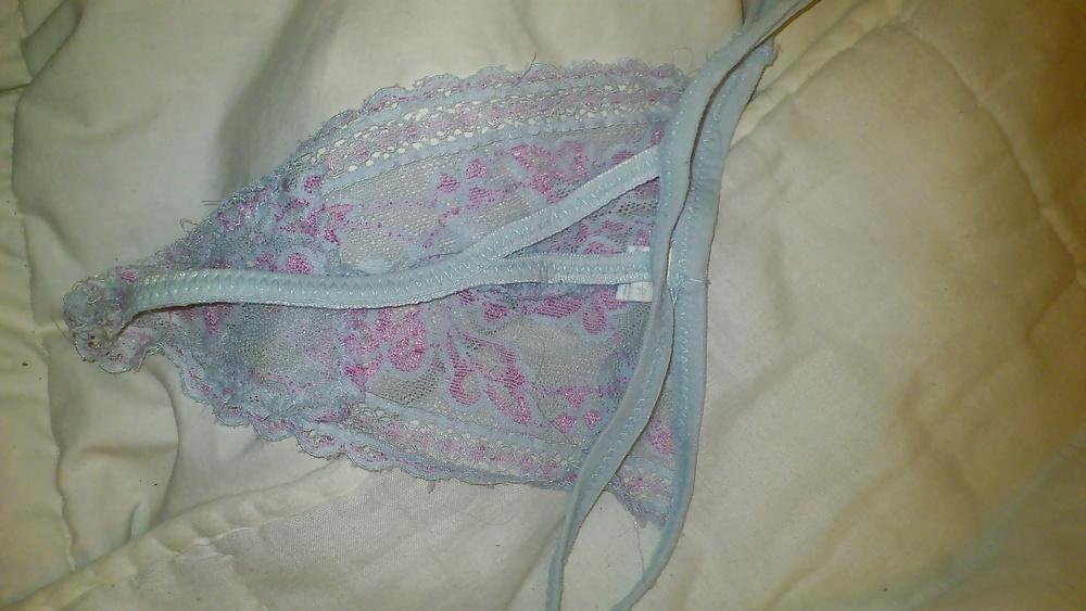 7P My sister's dirty thongs