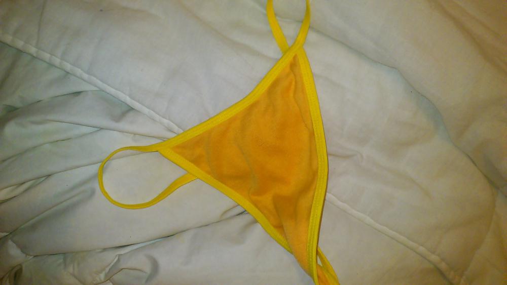 7P My sister's dirty thongs