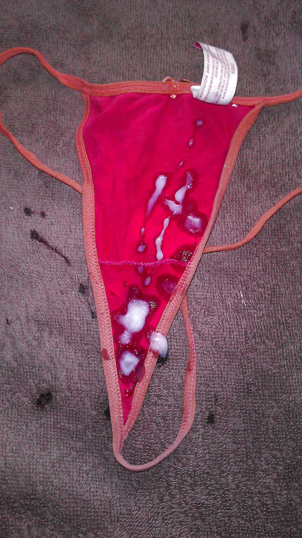 7P My sister's dirty thongs
