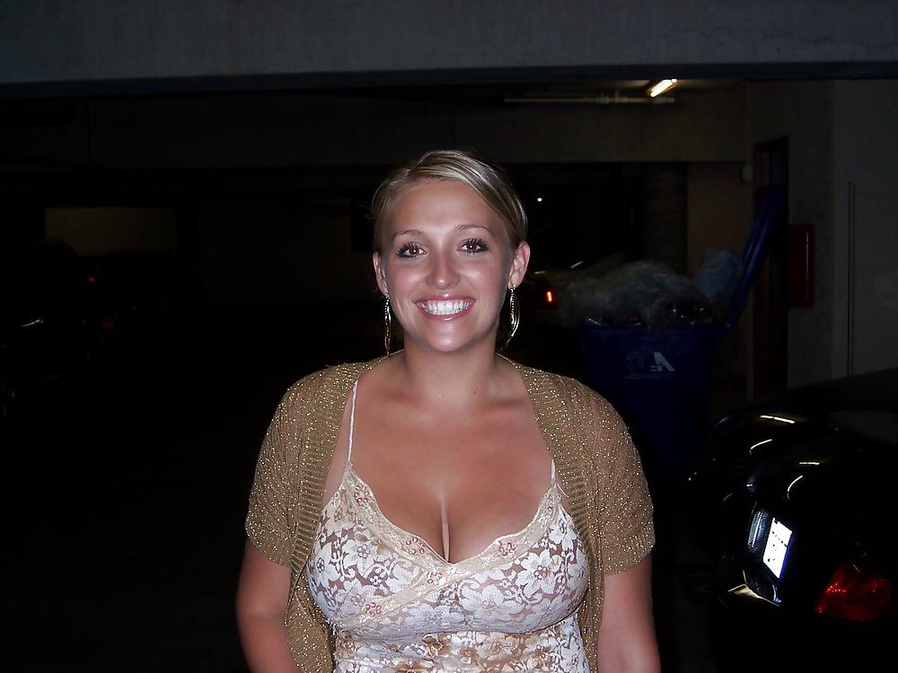 25P Busty MILF Mom Tits Exposed