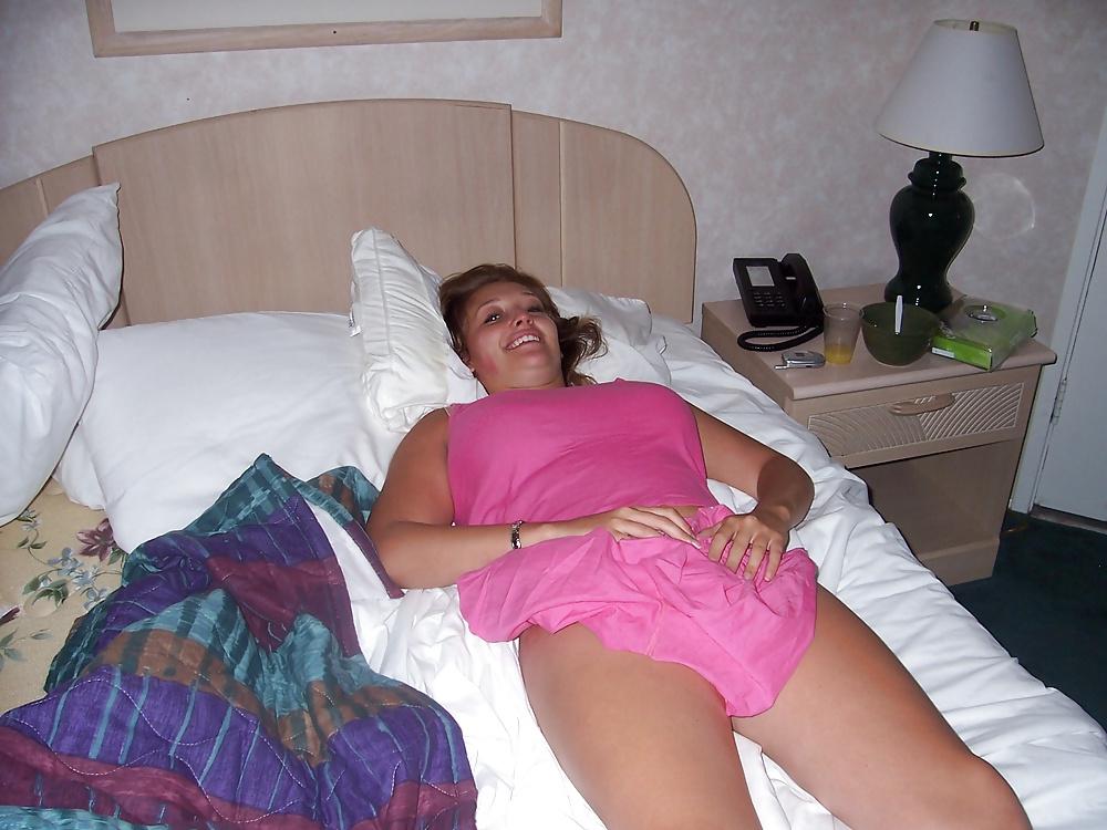 25P Busty MILF Mom Tits Exposed
