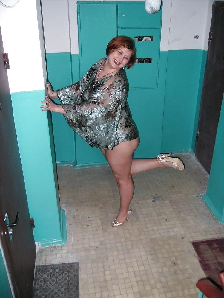 19P Busty milf 2.