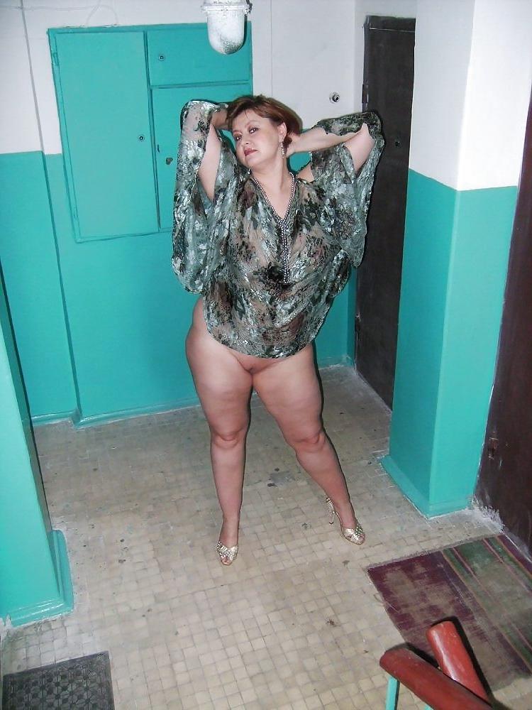 19P Busty milf 2.