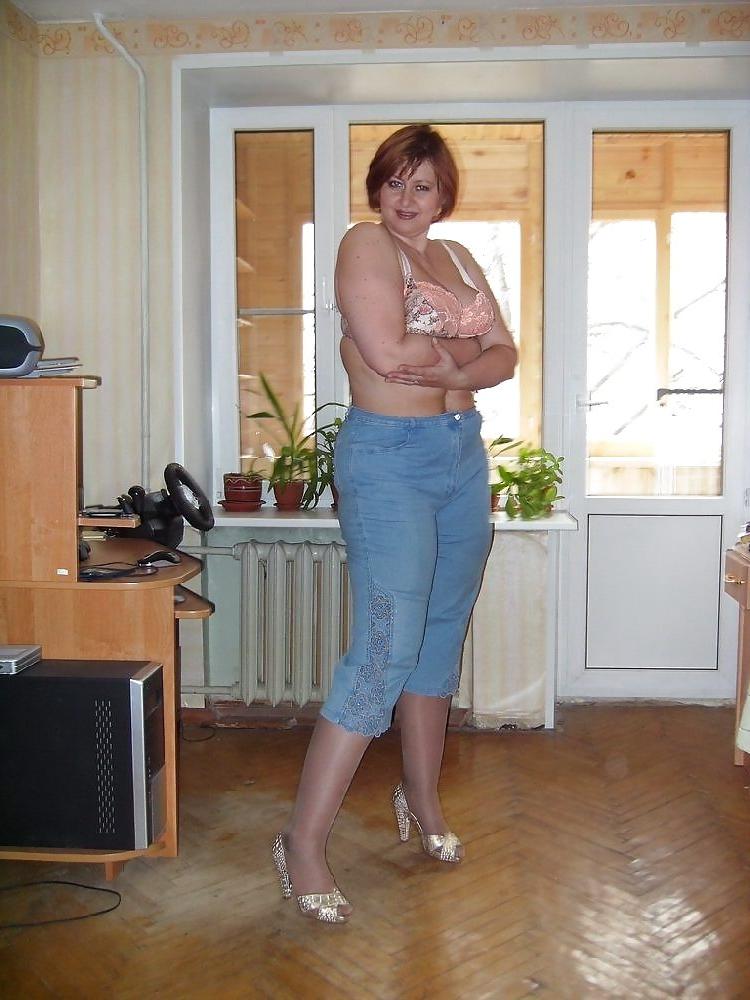 19P Busty milf 2.