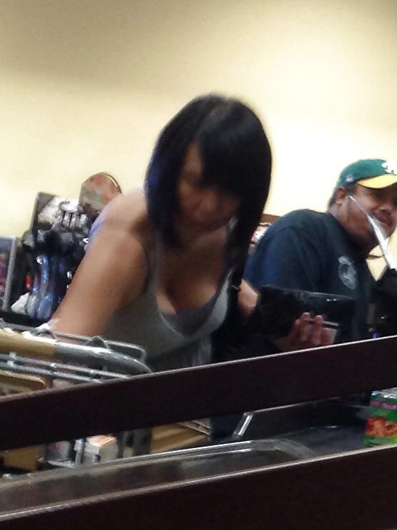 10P Busty candid asian lady