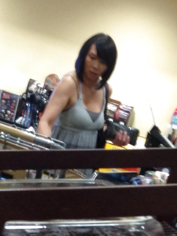10P Busty candid asian lady