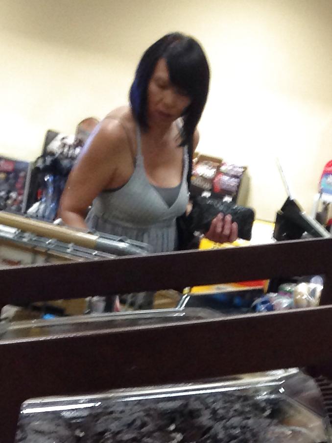 10P Busty candid asian lady