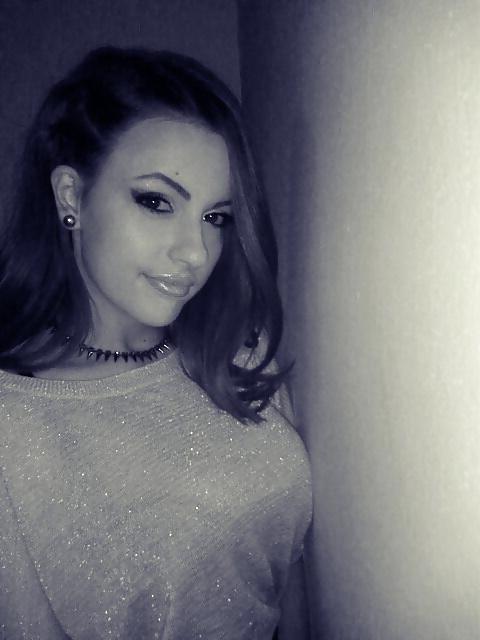 25P Little teen slut wants dick!