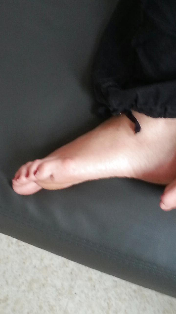 15P French lover wife red toes feet