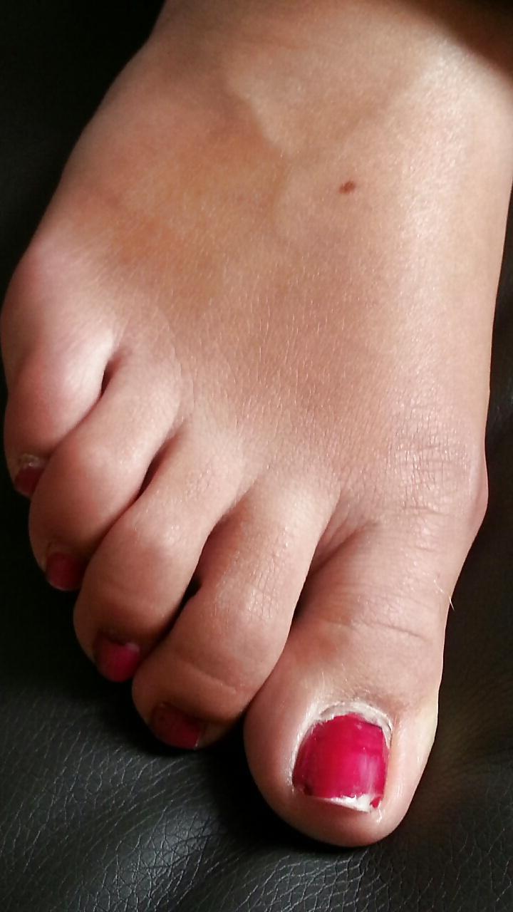 15P French lover wife red toes feet